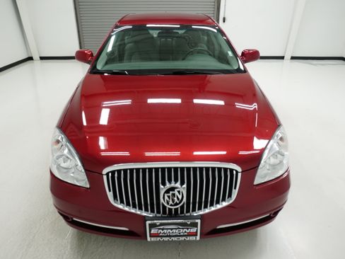 Used 2011 Buick Lucerne CXL w/ Driver Confidence Package FWD image 2