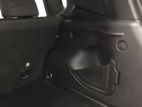 Used 2020 Jeep Renegade Latitude w/ Cold Weather Group AWD/4WD image 17