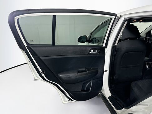 Used 2021 Kia Sportage LX image 24