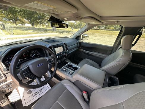 Used 2018 Ford Expedition Max XLT w/ Equipment Group 202A image 15