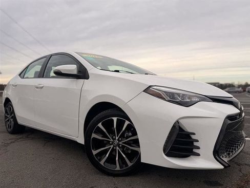 Used 2018 Toyota Corolla SE w/ SE Premium Package FWD image 1