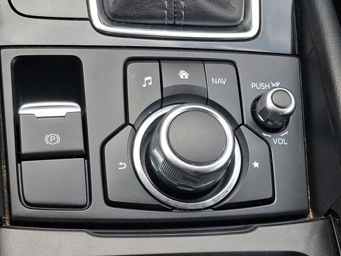 Used 2017 MAZDA MAZDA3 Sport image 24