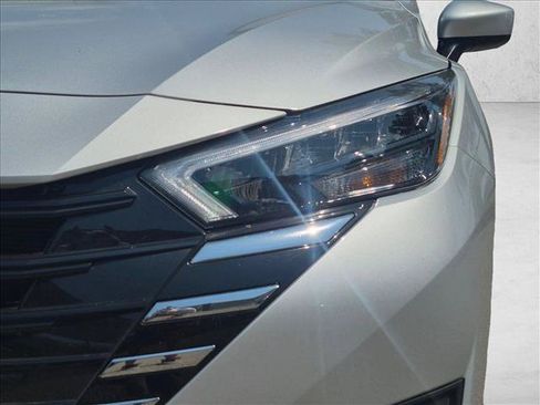 Used 2025 Nissan Versa SV FWD image 9