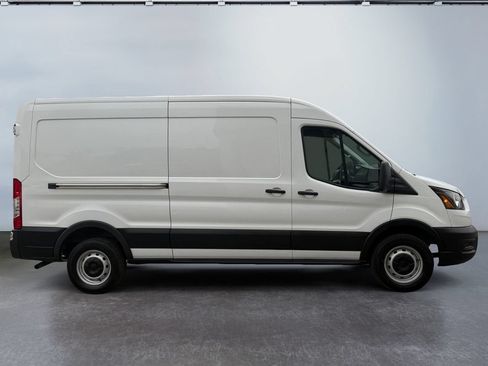 Used 2026 Ford Transit 250 148 Medium Roof RWD image 5