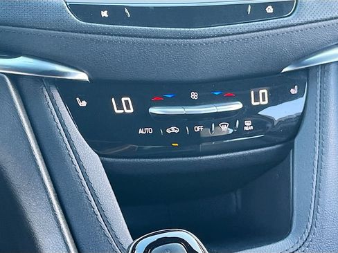 Used 2023 Cadillac XT5 Premium Luxury AWD/4WD image 15