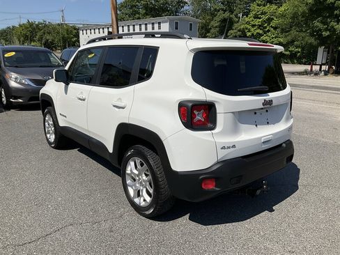 Used 2018 Jeep Renegade Latitude w/ Cold Weather Group AWD/4WD image 7