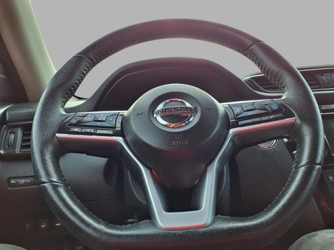 Used 2020 Nissan Rogue SL image 16