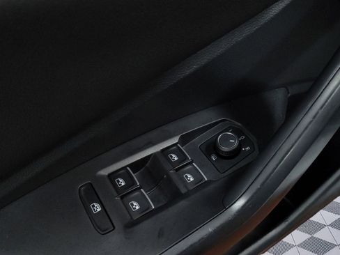 Used 2022 Volkswagen Jetta SE image 11