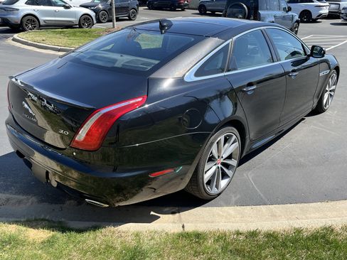 Used 2019 Jaguar XJ R-Sport image 8