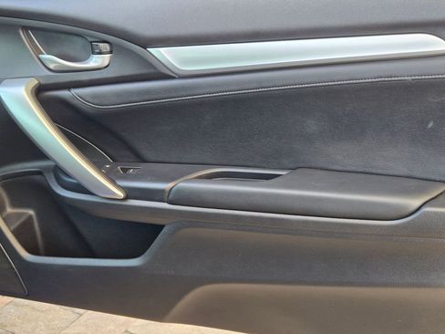 Used 2019 Honda Civic Touring image 26