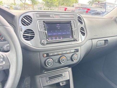 Used 2016 Volkswagen Tiguan SEL AWD/4WD image 20