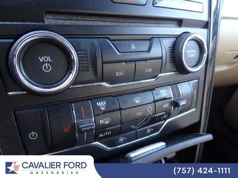 Used 2016 Ford Explorer XLT w/ Equipment Group 202A AWD/4WD image 12