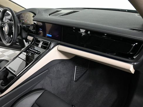 New 2025 Porsche Panamera 4 image 25