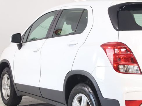Used 2019 Chevrolet Trax LS AWD/4WD image 23