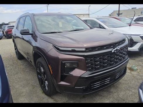 Certified 2026 Chevrolet Traverse RS w/ LPO, Floor Liner Package FWD image 4
