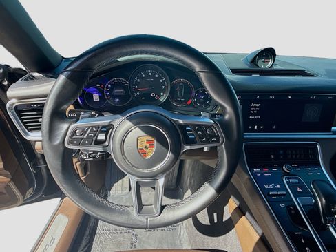 Used 2020 Porsche Panamera 4 image 8