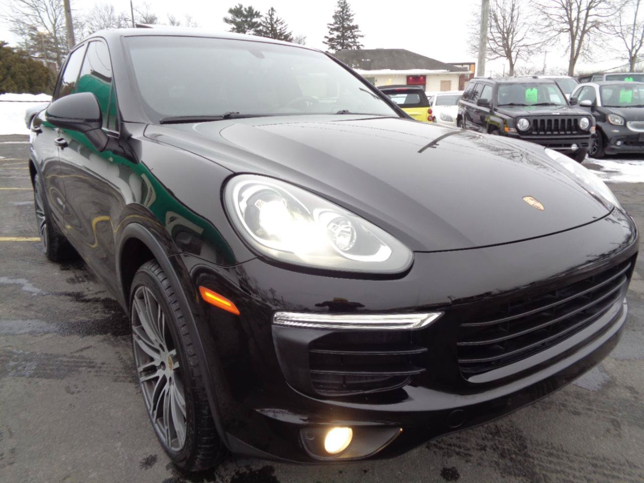 Used 2016 Porsche Cayenne AWD/4WD image 15