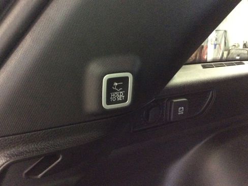 Used 2024 Jeep Grand Cherokee Limited image 6