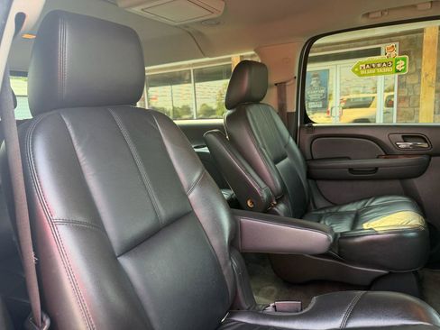 Used 2012 Chevrolet Suburban LT AWD/4WD image 24
