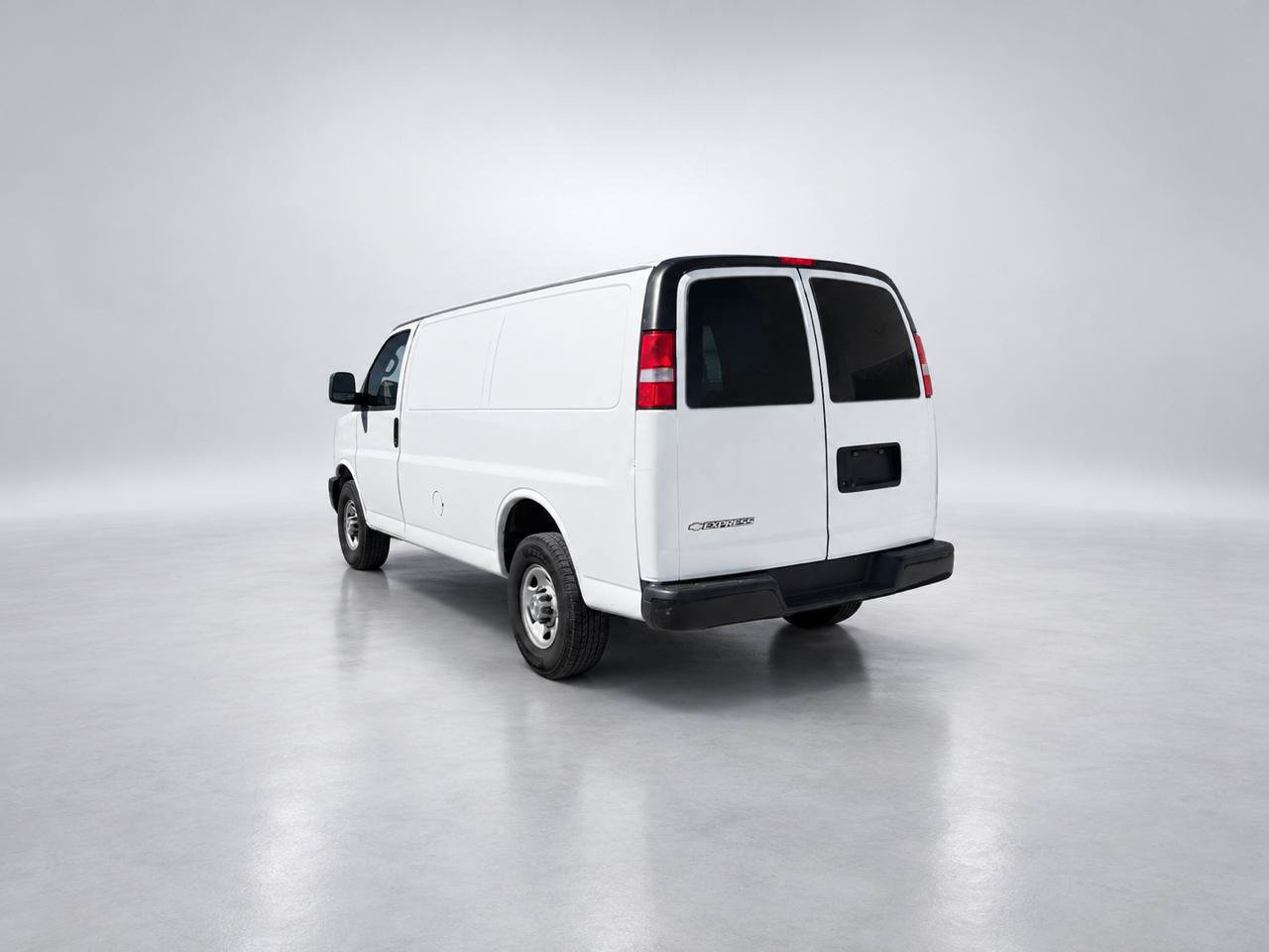 Used 2022 Chevrolet Express 2500 w/ Driver Convenience Package RWD image 3