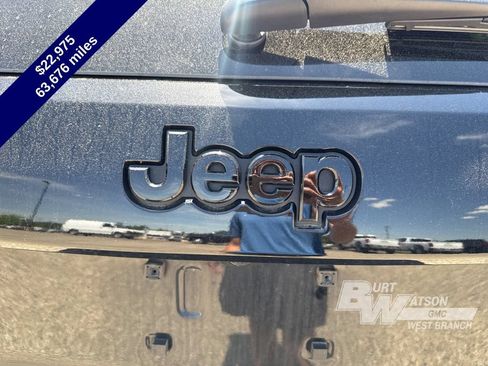 Used 2021 Jeep Grand Cherokee Laredo X AWD/4WD image 13