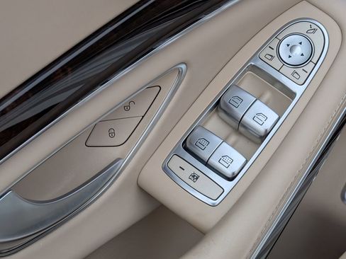 Certified 2018 Mercedes-Benz S 560 4MATIC Sedan image 23