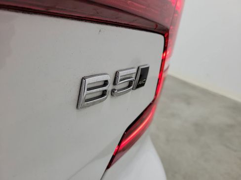 Used 2024 Volvo S60 B5 Plus image 8