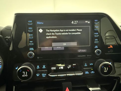 Used 2021 Toyota Highlander XLE FWD image 24