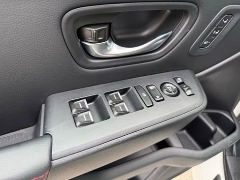 Used 2025 Honda Pilot Black Edition image 22