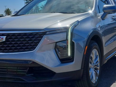 Used 2025 Cadillac XT4 Premium Luxury image 7