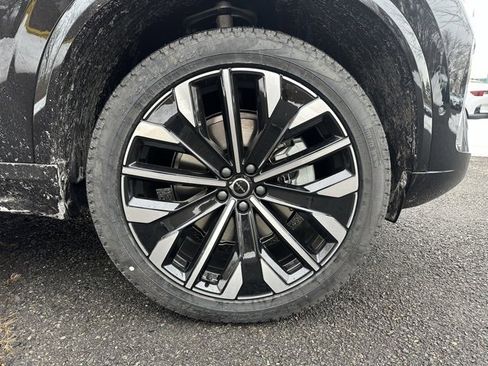 New 2026 Volvo XC90 B6 Plus w/ Protection Package image 9