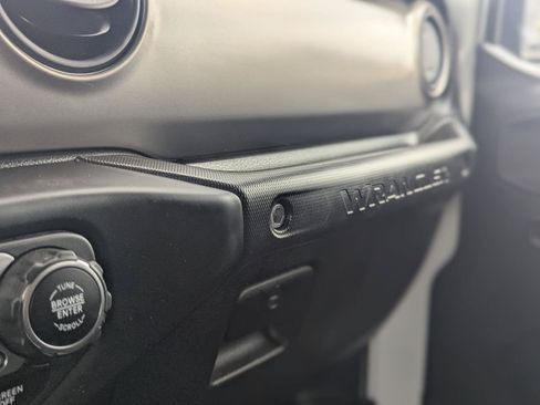 Used 2020 Jeep Wrangler Unlimited Sport S AWD/4WD image 28