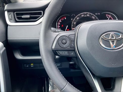 Used 2025 Toyota RAV4 XLE Premium FWD image 24