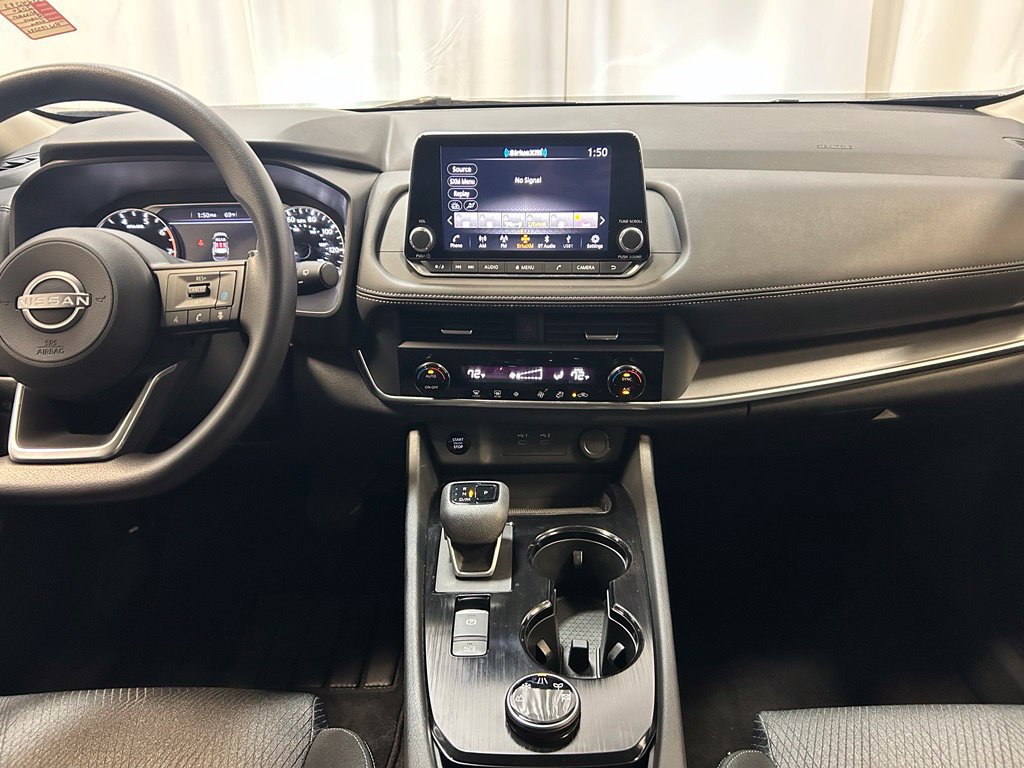 Used 2024 Nissan Rogue SV AWD/4WD image 17