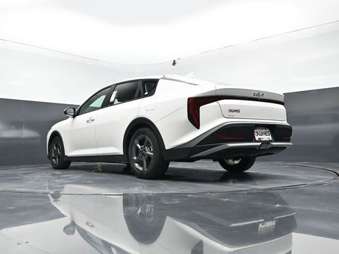 Used 2025 Kia K4 LXS image 47