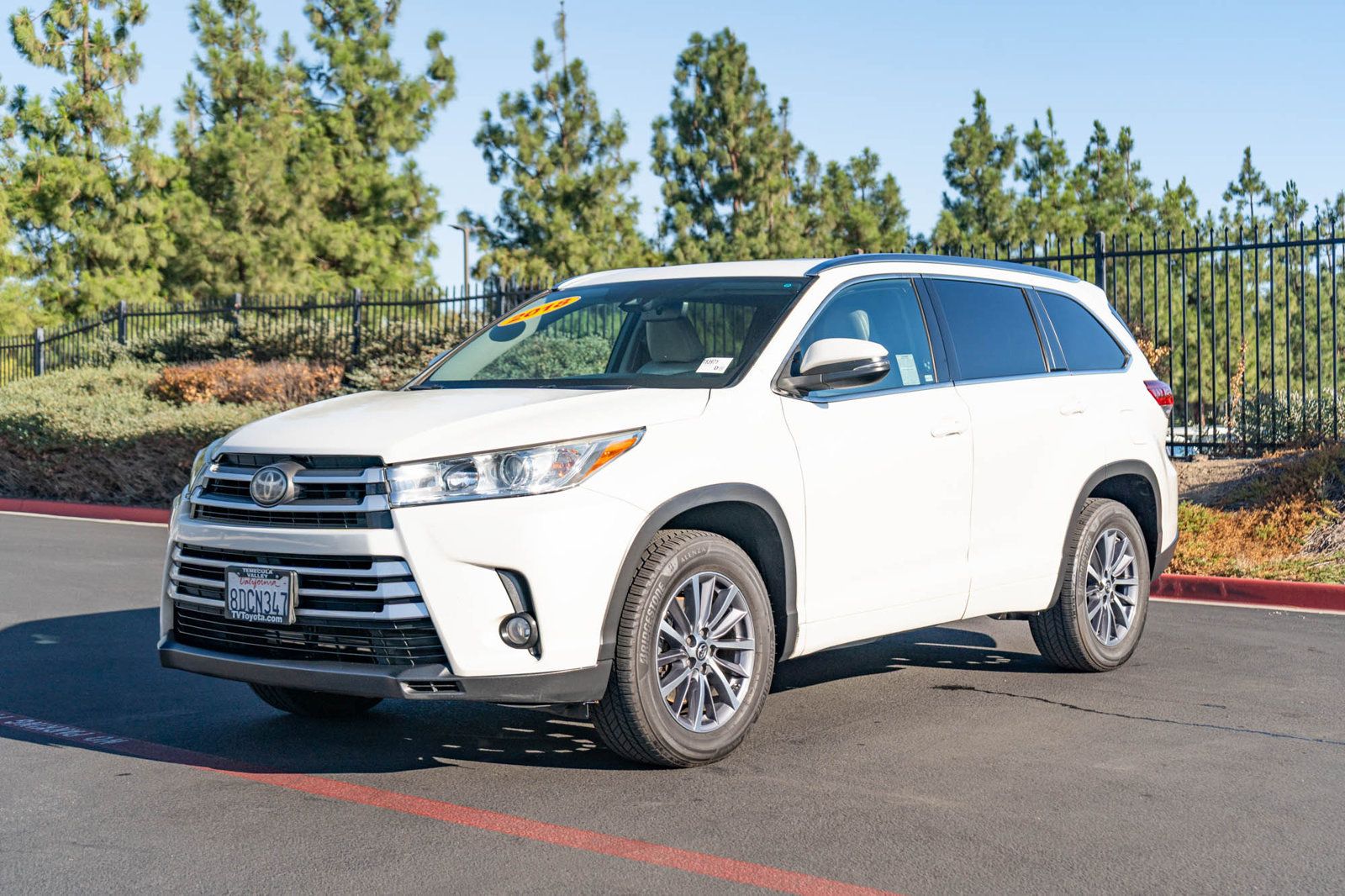 Used 2018 Toyota Highlander XLE FWD image 3
