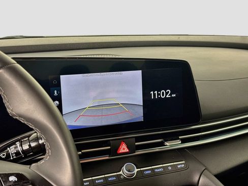 Used 2025 Hyundai Elantra Limited FWD image 14
