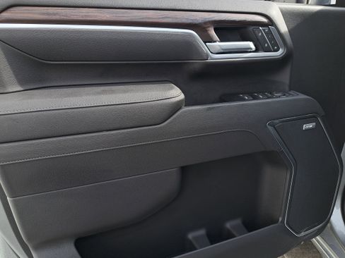 New 2025 GMC Sierra 2500 SLT w/ SLT Premium Package image 18