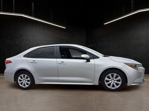 Used 2020 Toyota Corolla LE FWD image 8