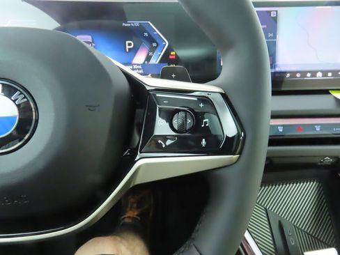 Used 2025 BMW X3 xDrive30i w/ Premium Package image 12