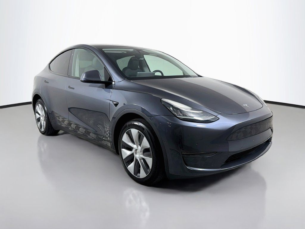 Used 2022 Tesla Model Y Long Range AWD/4WD image 3