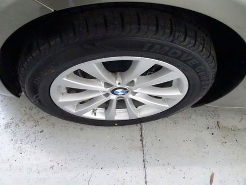 Used 2018 BMW 320i xDrive Sedan w/ Convenience Package image 27