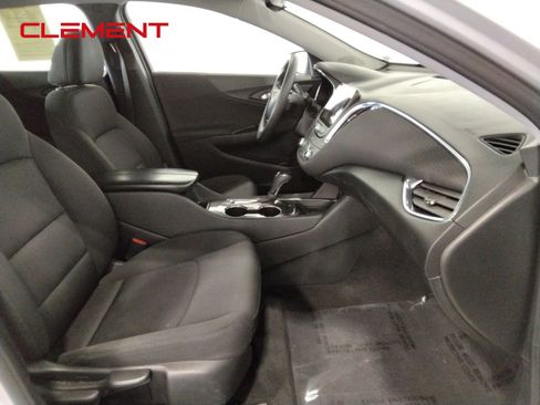 Used 2020 Chevrolet Malibu LT FWD image 34