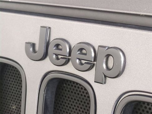 Used 2017 Jeep Wrangler Unlimited Sahara image 25