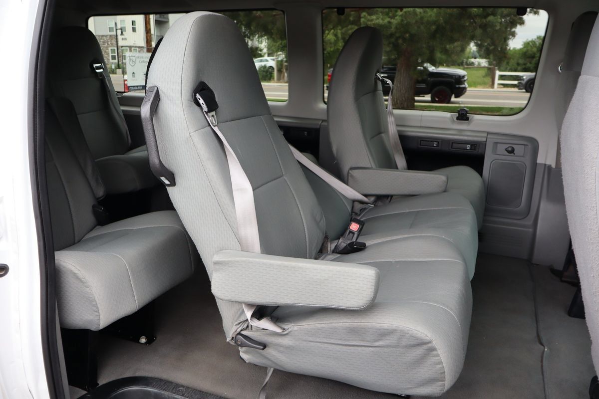 Used 2010 Ford E-350 and Econoline 350 XLT RWD image 21