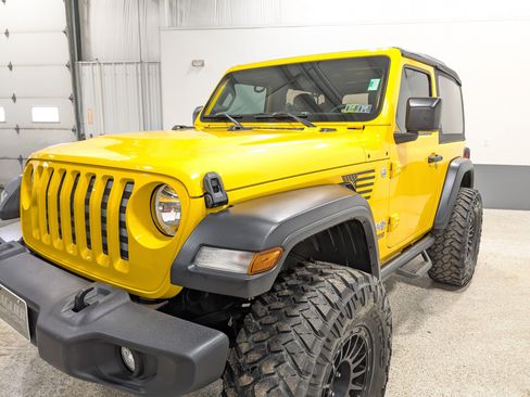 Used 2019 Jeep Wrangler Sport AWD/4WD image 7