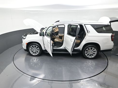 Used 2021 Chevrolet Tahoe Premier w/ Premium Package image 15