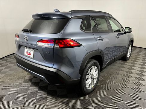 Used 2026 Toyota Corolla Cross LE FWD image 5