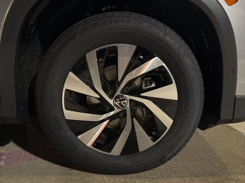 New 2025 Volkswagen Tiguan S FWD image 27