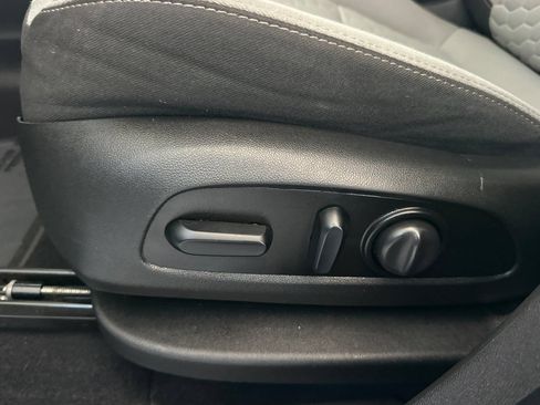 Used 2021 Chevrolet Equinox LS w/ LS Convenience Package FWD image 13